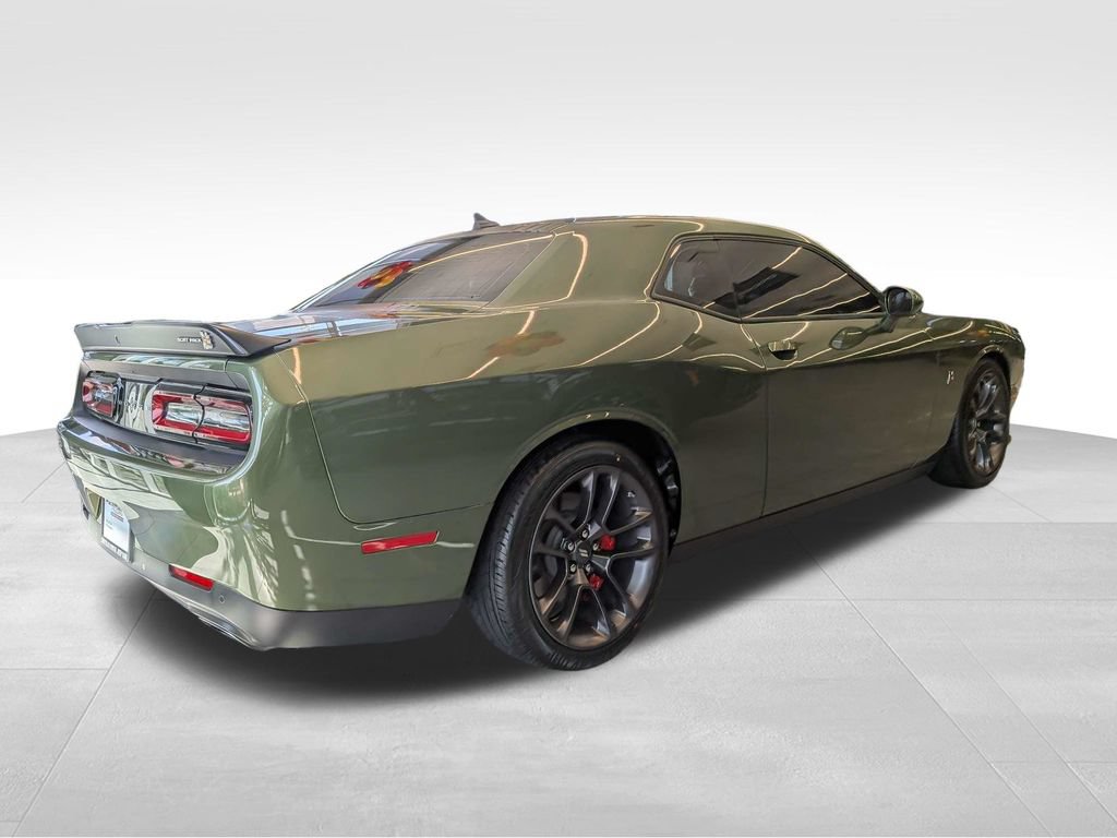 Used 2022 Dodge Challenger R/T Scat Pack w/ Shaker Package RWD image 4