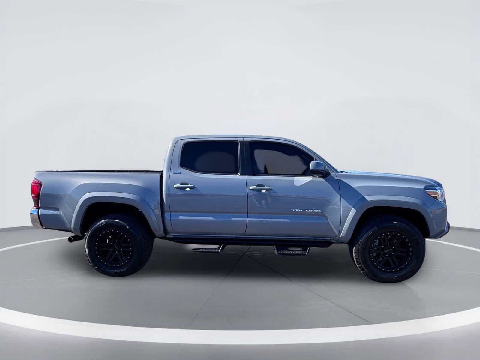 Used 2021 Toyota Tacoma SR5 RWD image 10