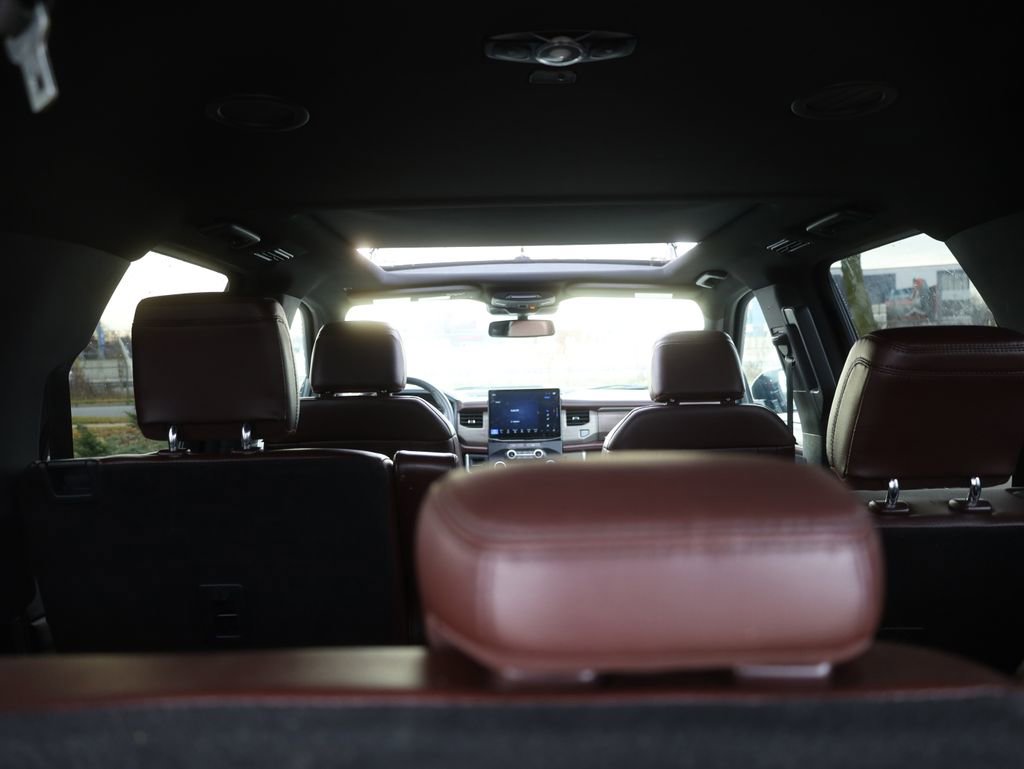 Used 2024 Ford Expedition Limited image 29