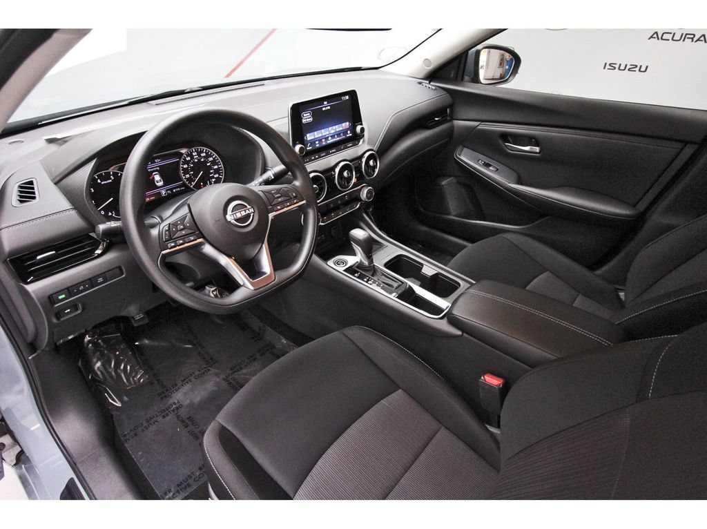 Used 2025 Nissan Sentra SV FWD image 12