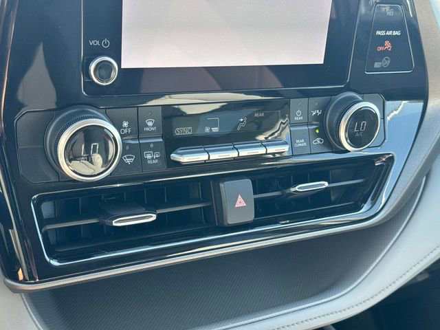 Used 2024 Toyota Highlander LE image 36