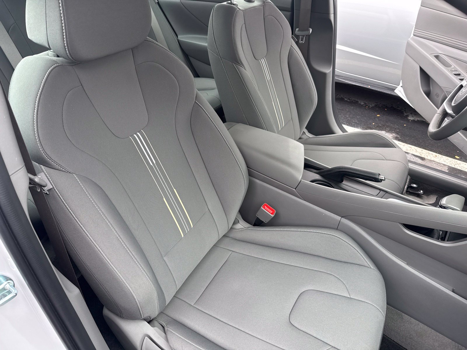 Used 2025 Hyundai Elantra Sport w/ Cargo Package FWD image 8