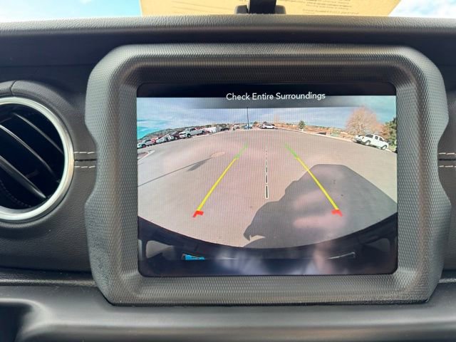 Certified 2022 Jeep Wrangler Unlimited Sahara w/ Cold Weather Group image 32