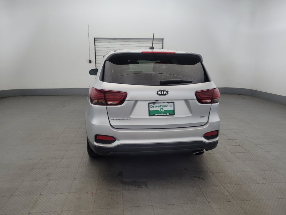 Used 2019 Kia Sorento LX image 6