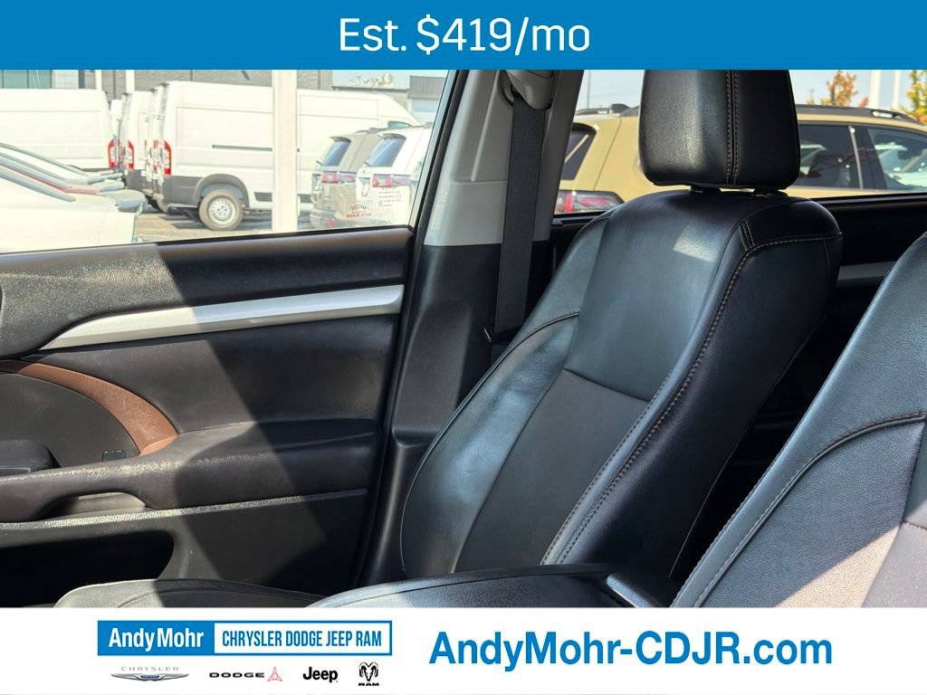 Used 2017 Toyota Highlander XLE AWD/4WD image 14