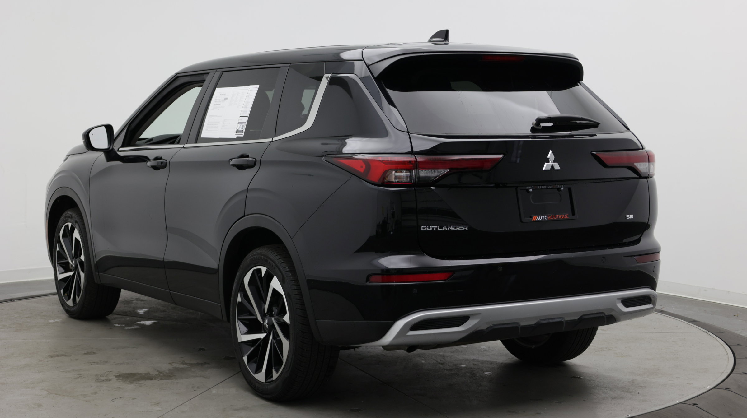 Used 2024 Mitsubishi Outlander SE FWD image 6