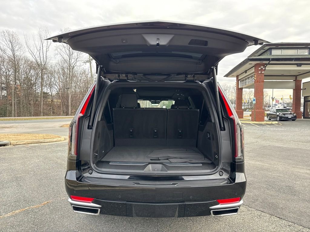 Used 2024 Cadillac Escalade ESV Premium Luxury image 23