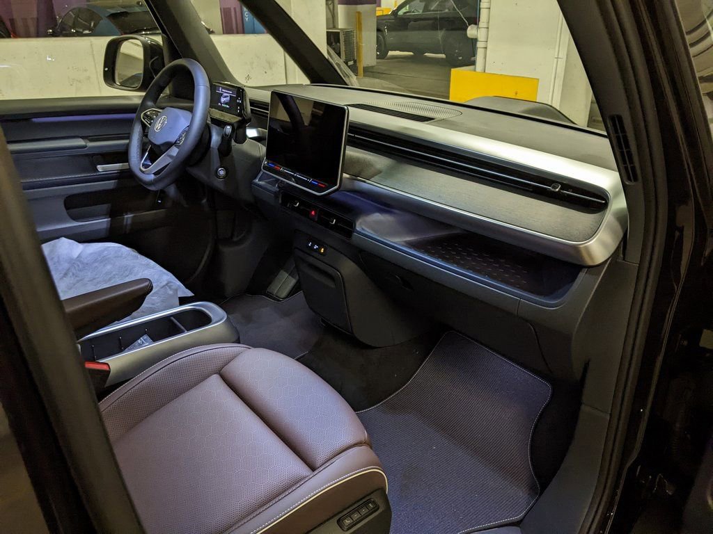 New 2025 Volkswagen ID. Buzz Pro S image 21