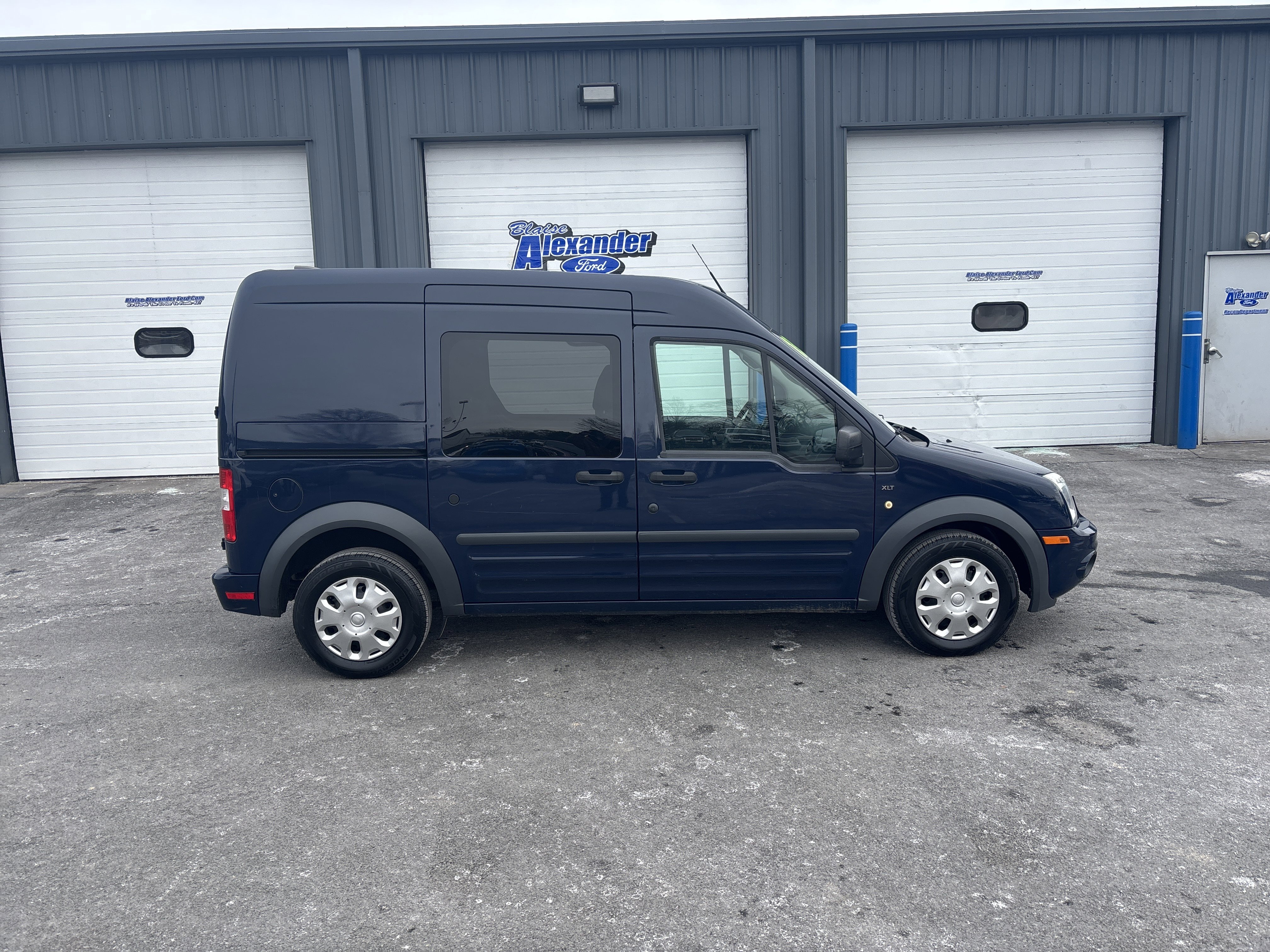 Used 2013 Ford Transit Connect XLT image 2