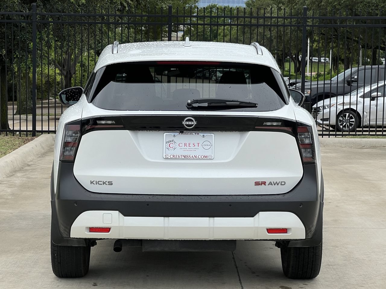 Used 2025 Nissan Kicks SR AWD/4WD image 5