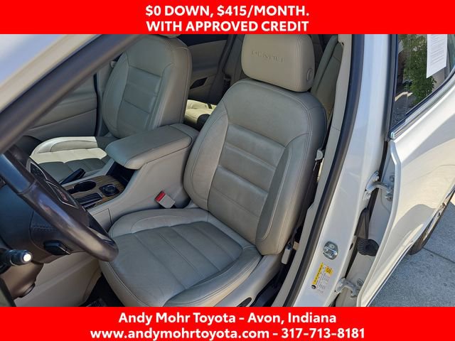 Used 2017 GMC Acadia Denali w/ Technology Package AWD/4WD image 10