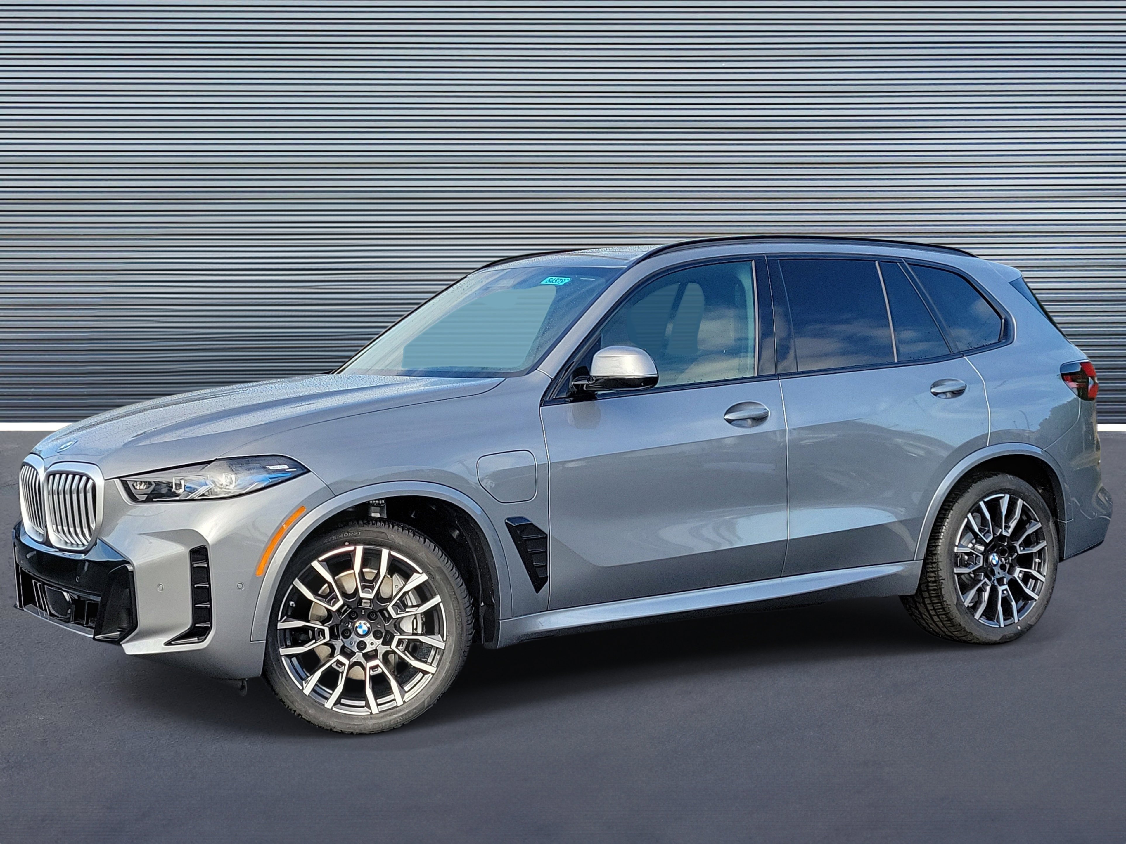 New 2026 BMW X5 xDrive50e w/ M Sport Package image 1