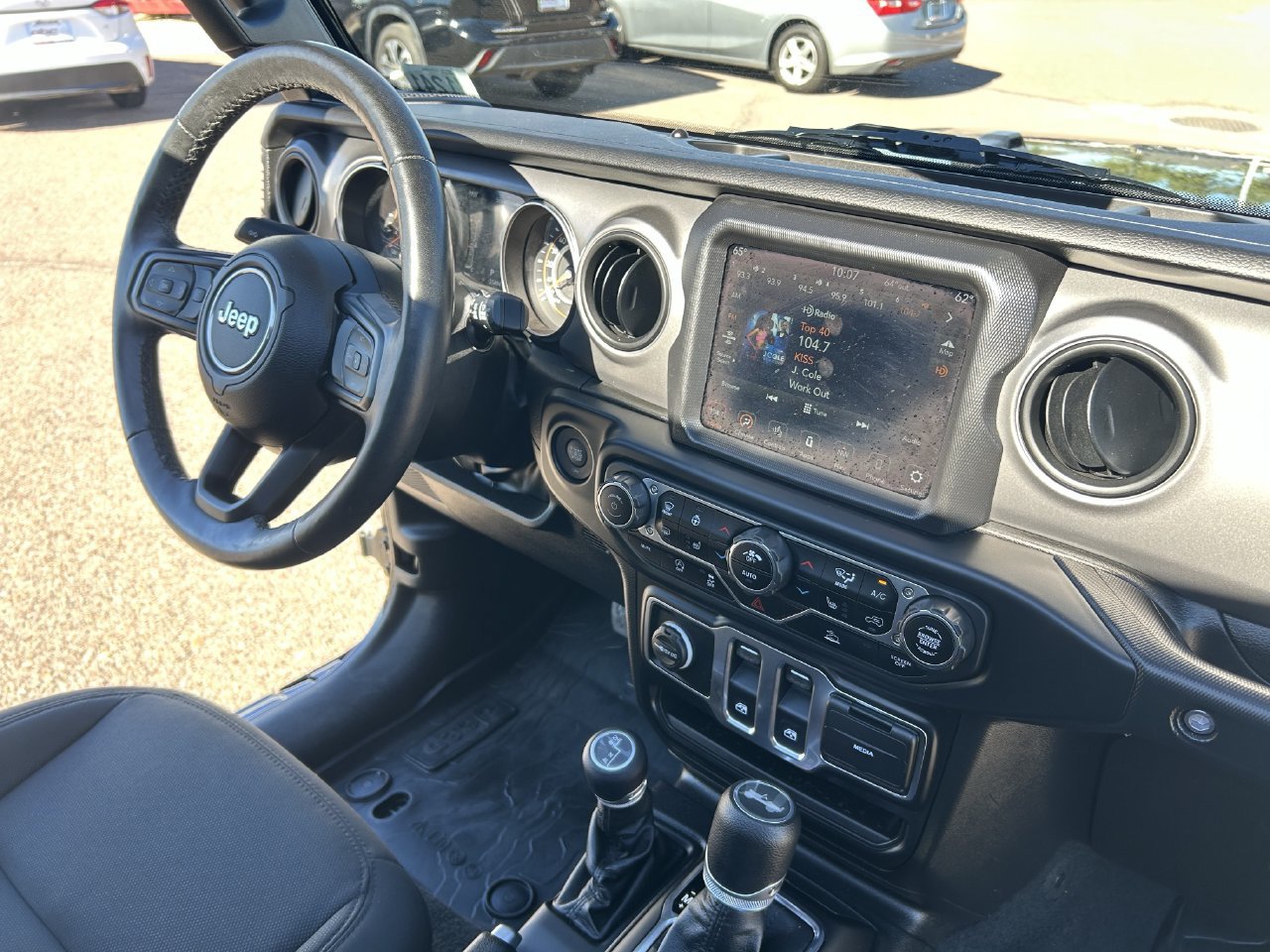Used 2023 Jeep Wrangler Sport AWD/4WD image 15