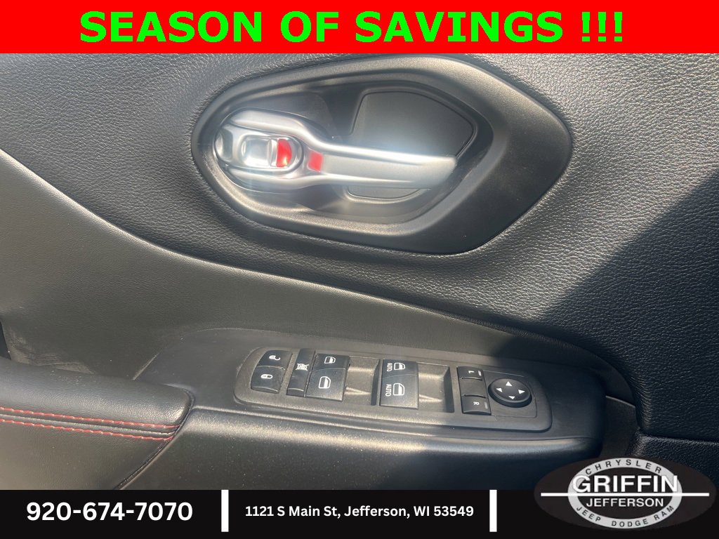 Used 2022 Jeep Cherokee Trailhawk w/ Sound & Nav Group image 12