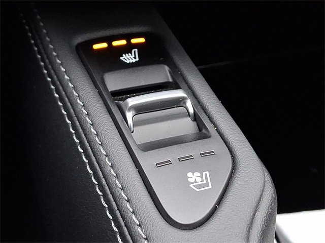 Certified 2024 Kia Telluride EX w/ EX Captain's Chair Package image 26