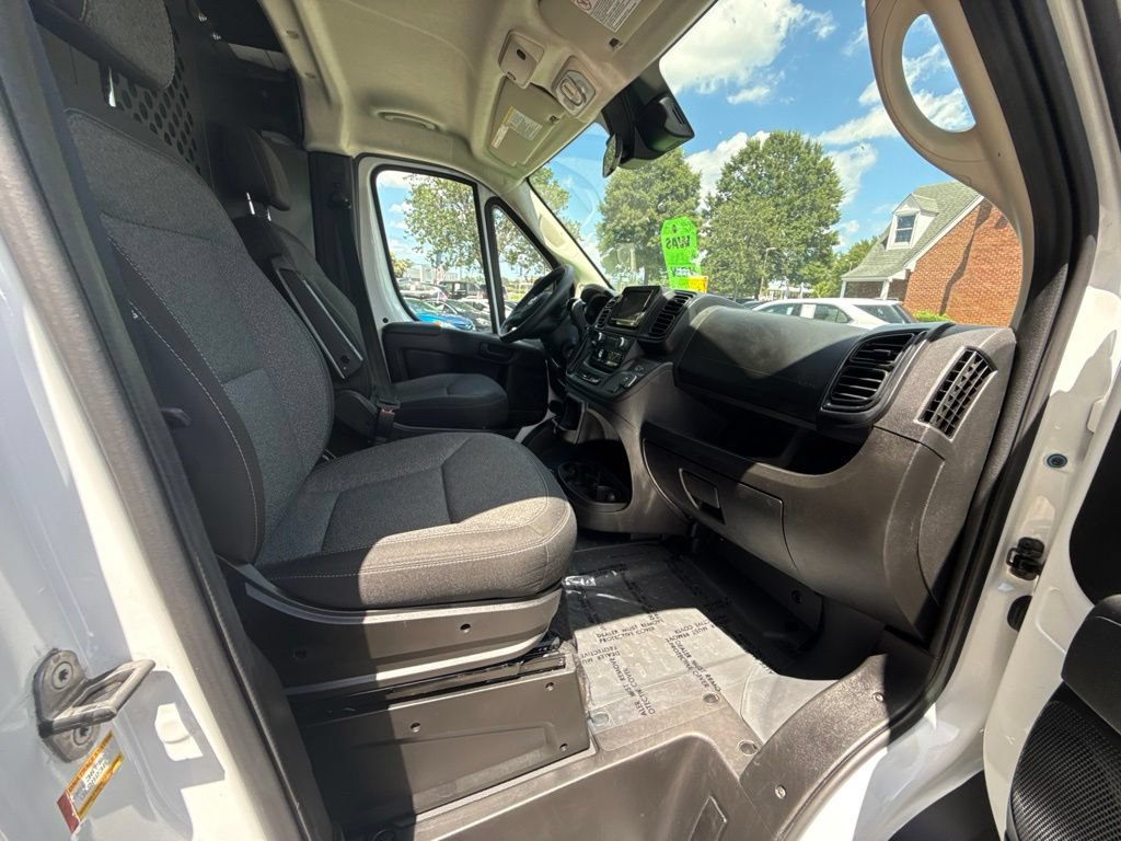 Used 2025 RAM ProMaster 2500 w/ U-Haul Equipment Group FWD image 13