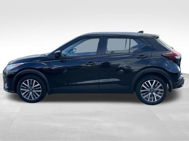 Used 2023 Nissan Kicks SV image 4