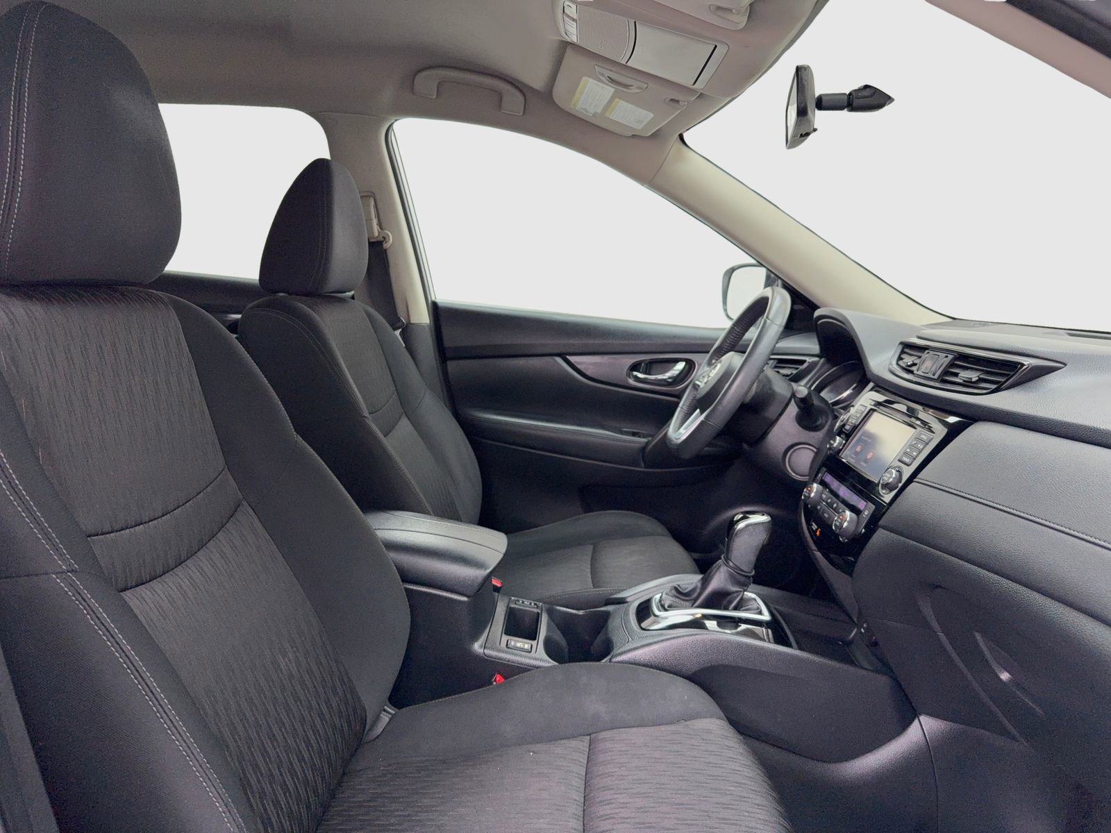 Used 2017 Nissan Rogue SV w/ SV Premium Package image 42