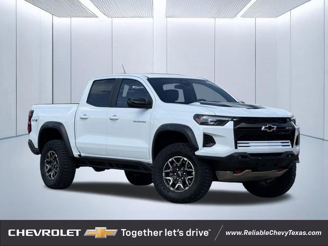 Used 2024 Chevrolet Colorado ZR2 w/ ZR2 Convenience Package III AWD/4WD image 1