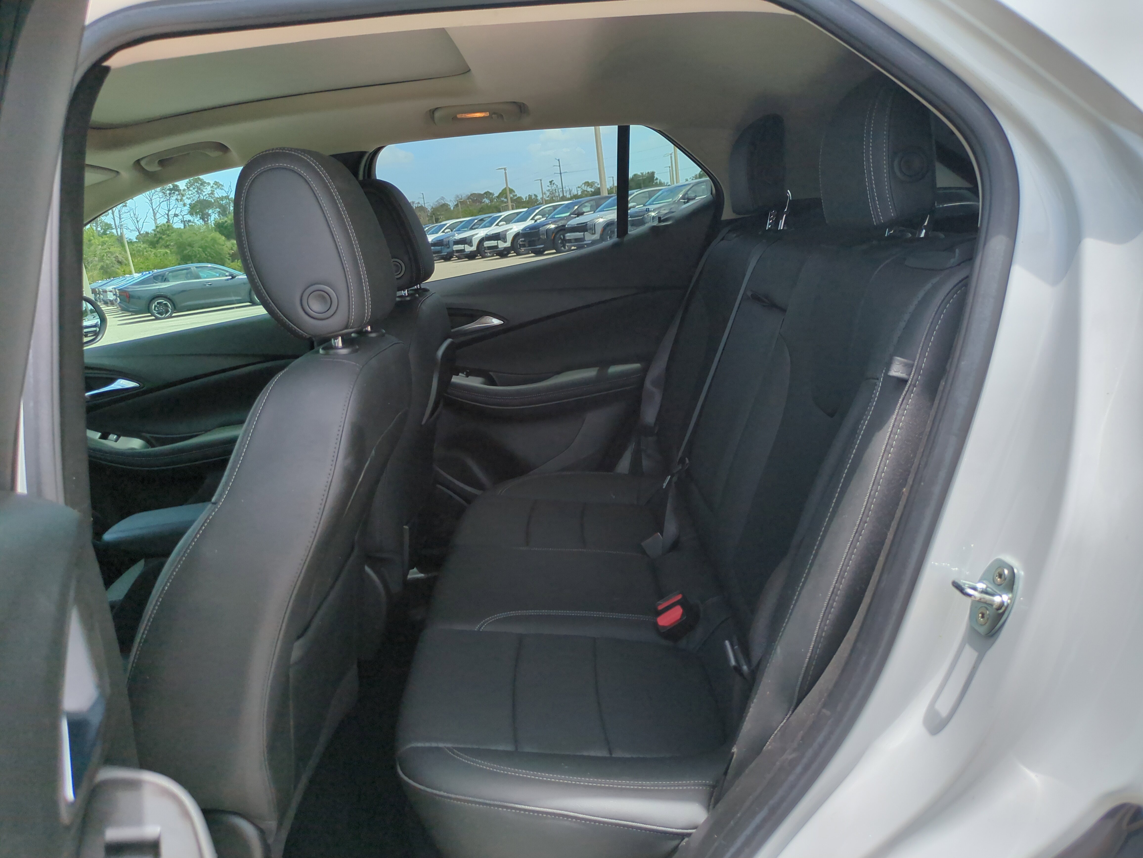 Used 2023 Buick Encore GX Essence w/ Experience Buick Package FWD image 15