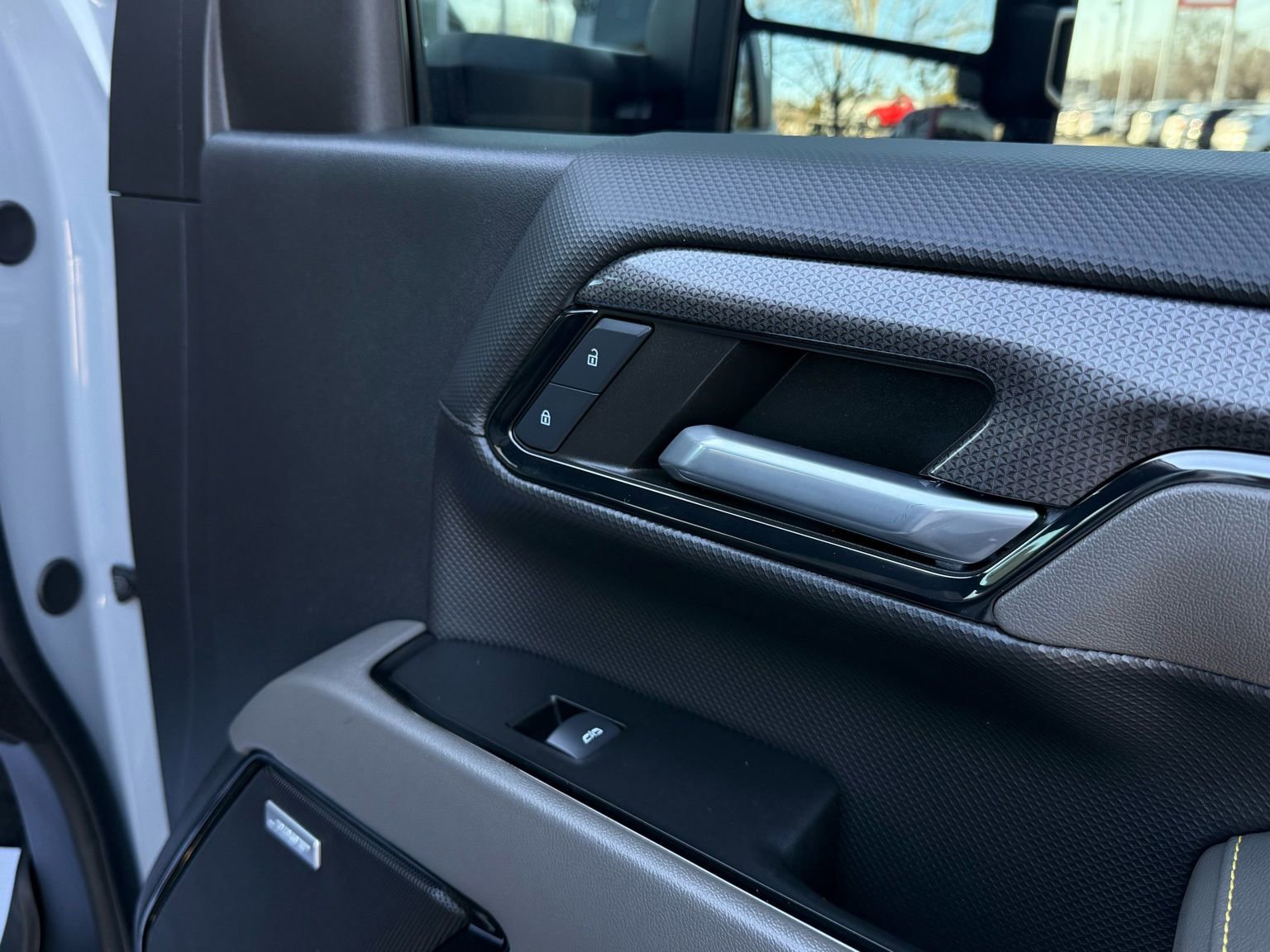 Used 2024 Chevrolet Silverado 2500 ZR2 w/ Technology Package image 22