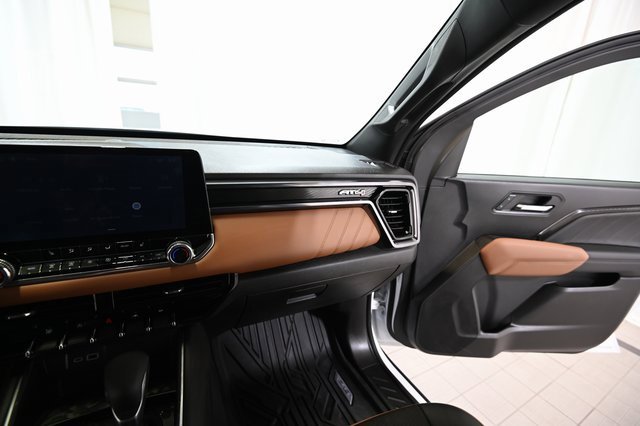 Used 2024 GMC Canyon AT4 image 29