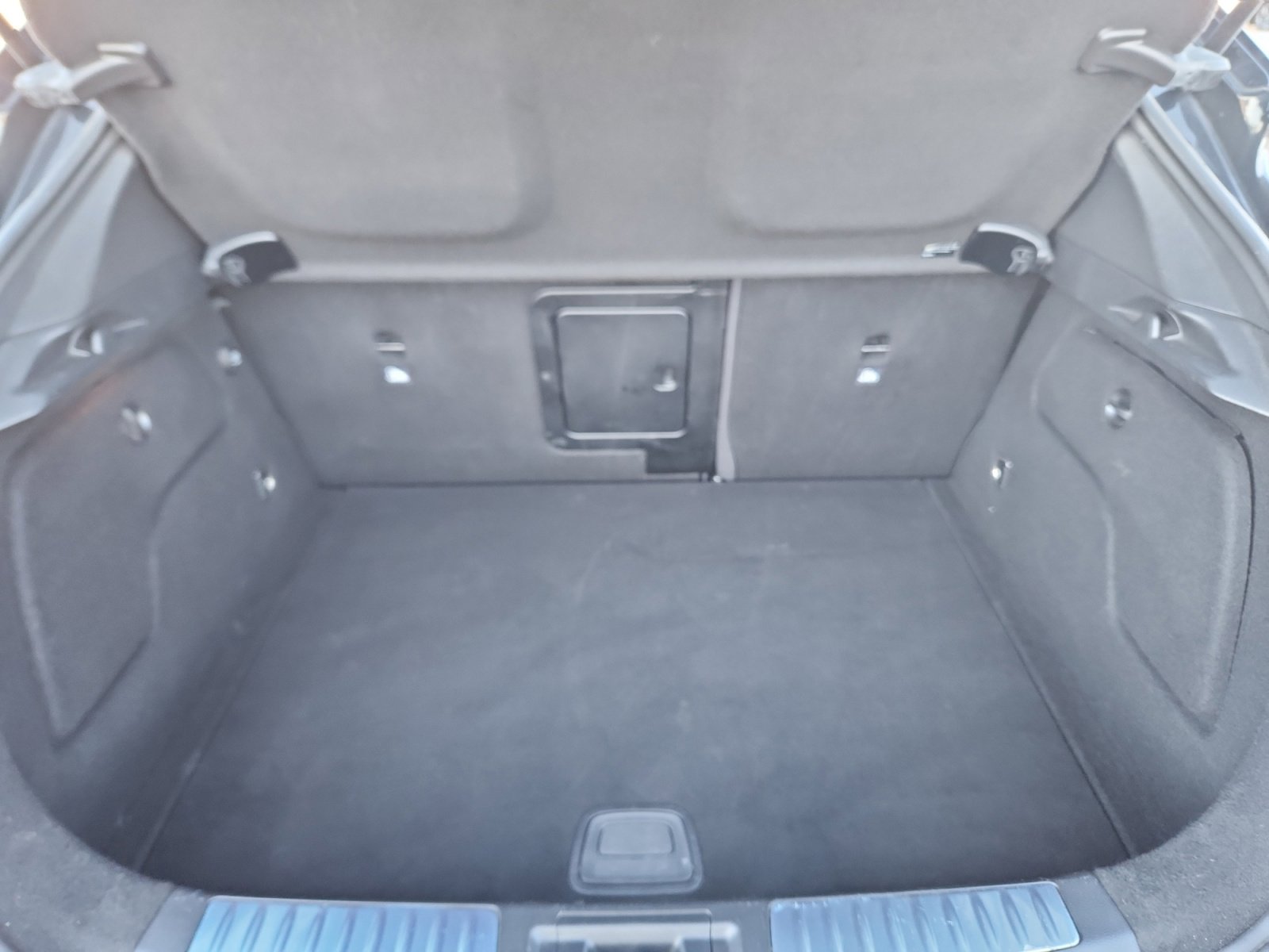 Used 2017 INFINITI QX30 Premium w/ Navigation Package image 35