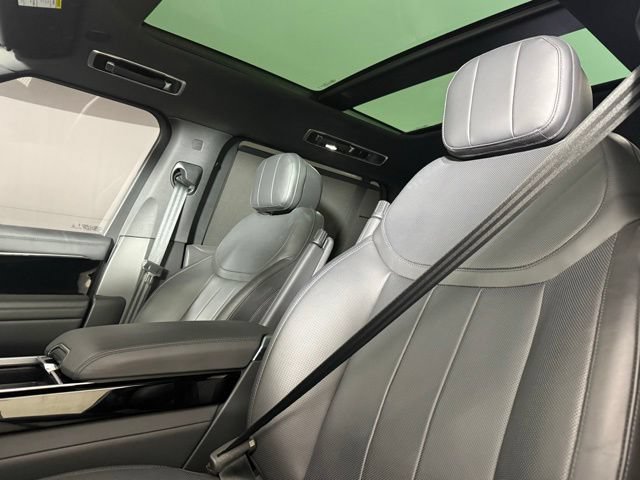 Used 2024 Land Rover Range Rover Long Wheelbase SE AWD/4WD image 5