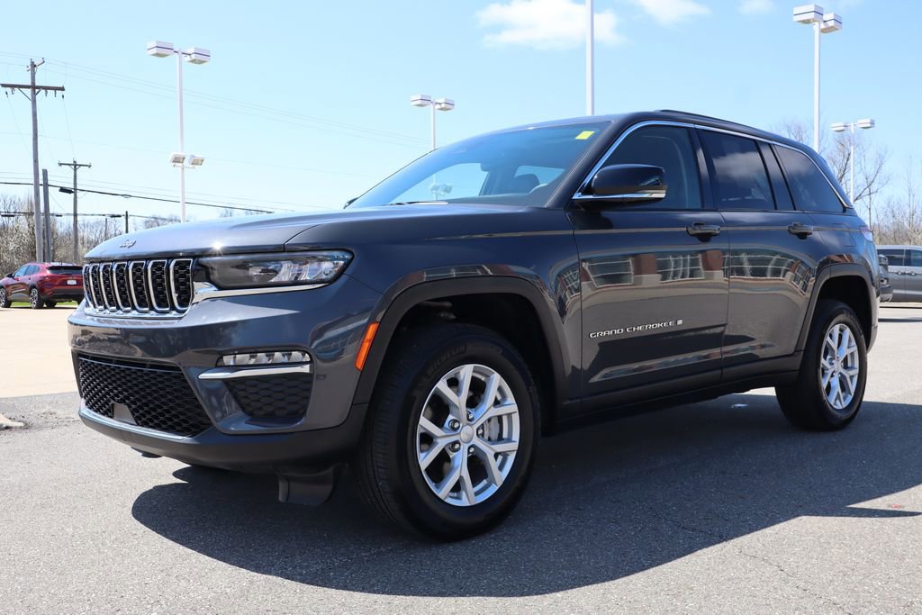 Used 2023 Jeep Grand Cherokee Limited image 7