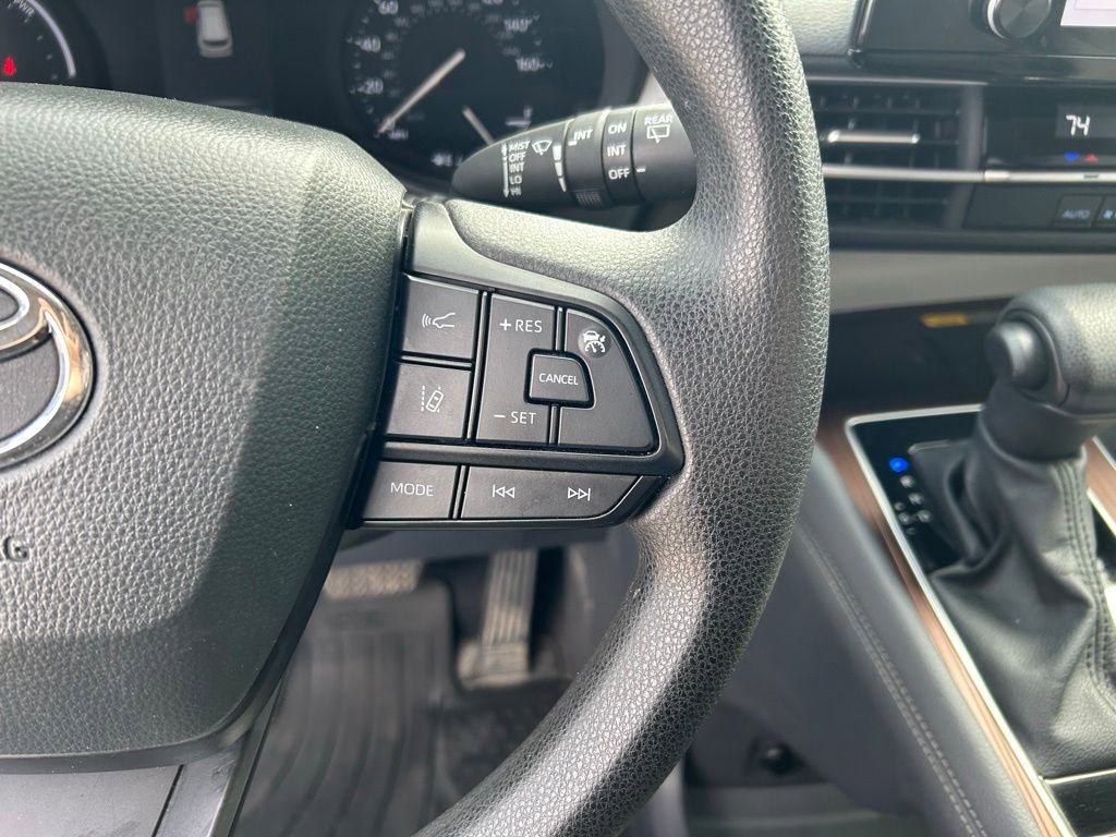 Used 2024 Toyota Sienna LE w/ LE Plus Package AWD/4WD image 23