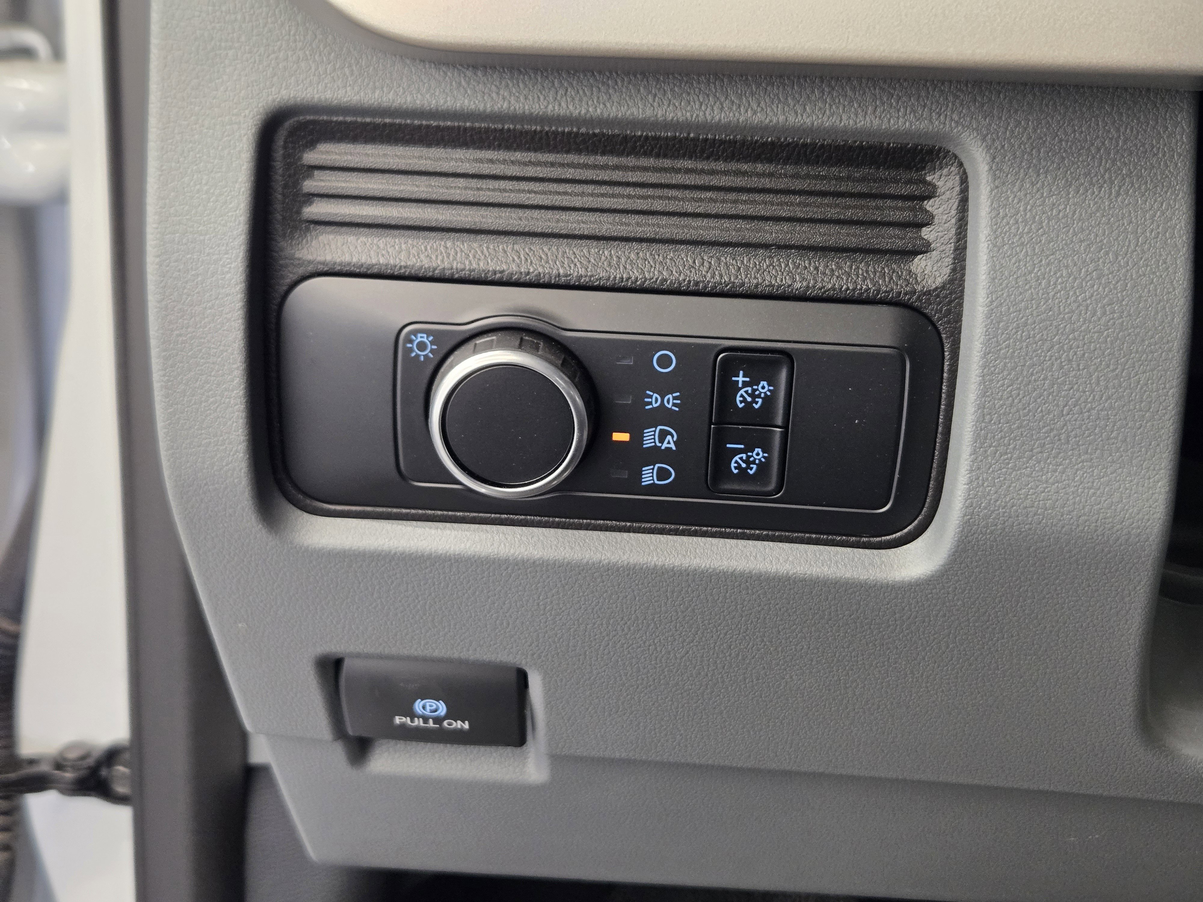 Used 2024 Ford F550 4x4 SuperCab Super Duty image 19