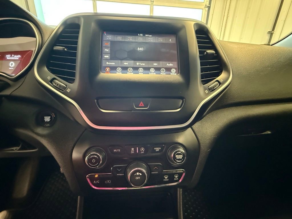 Used 2019 Jeep Cherokee Latitude Plus w/ Cold Weather Group image 27