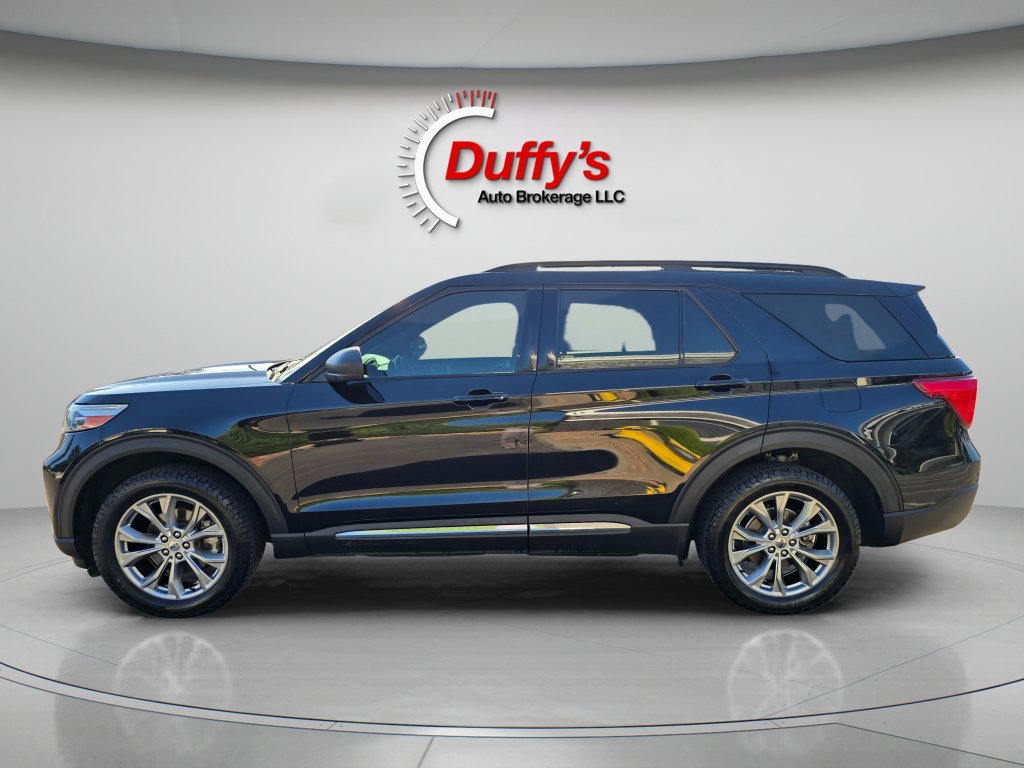 Used 2020 Ford Explorer XLT w/ Equipment Group 202A AWD/4WD image 17