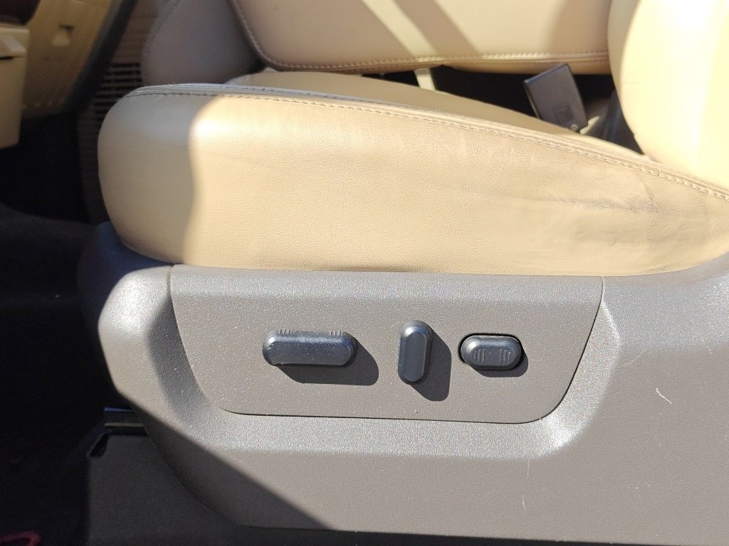 Used 2011 Ford F250 Lariat image 11