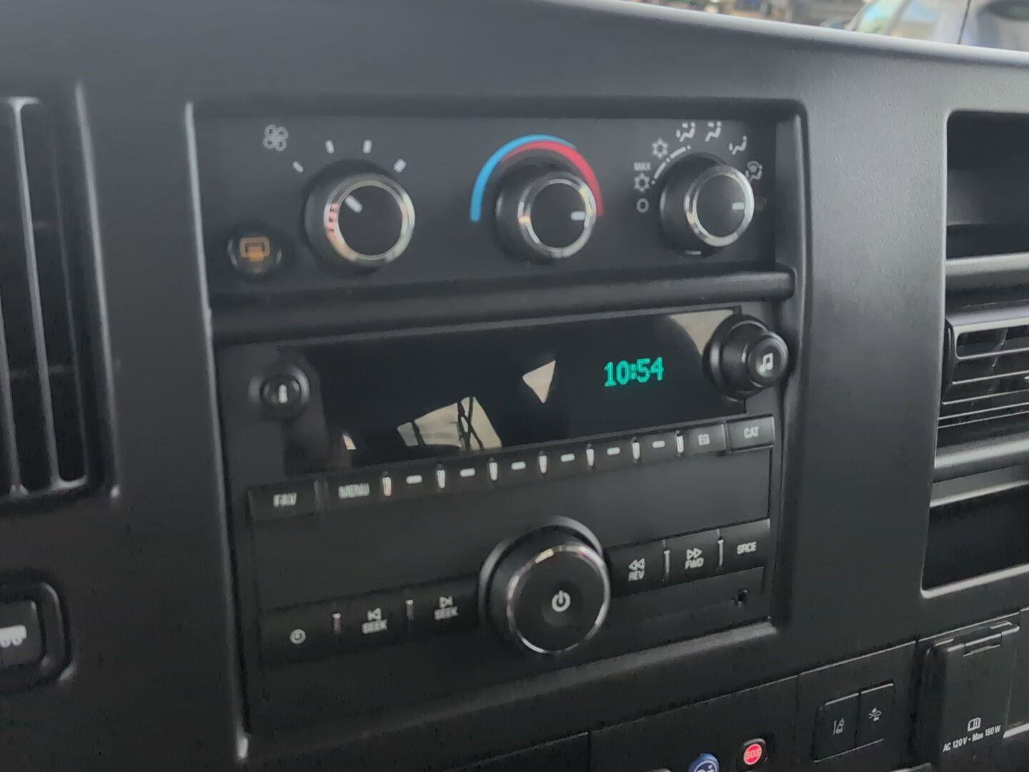 Used 2023 Chevrolet Express 3500 LT w/ LT Preferred Equipment Group image 17