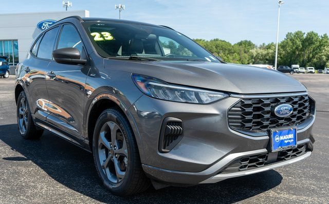 Used 2023 Ford Escape ST-Line w/ Equipment Group 301A FWD image 4