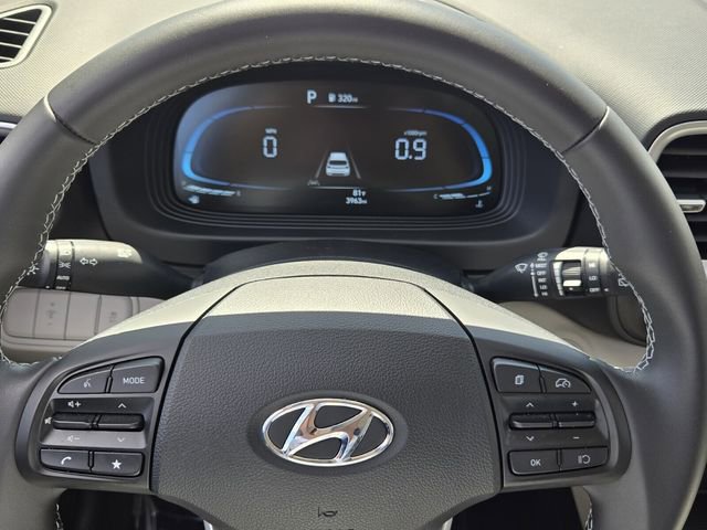 Certified 2025 Hyundai Venue SEL FWD image 25