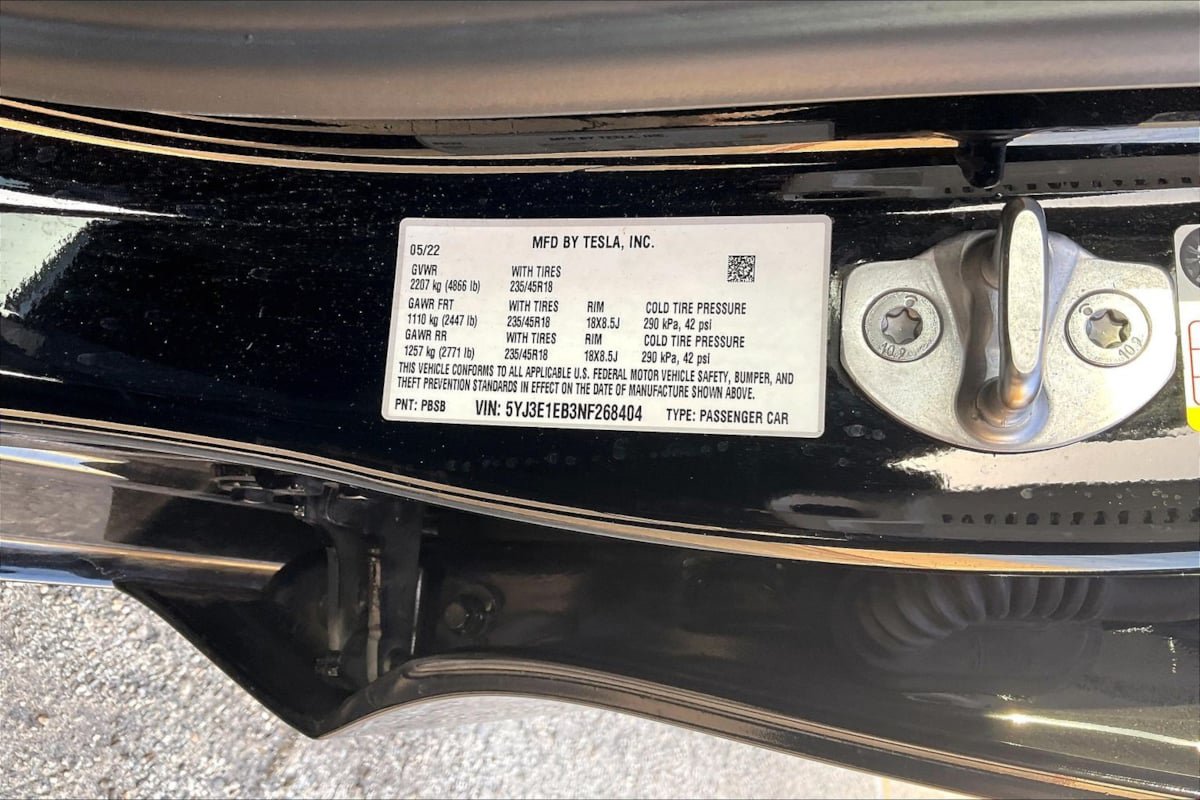 Used 2022 Tesla Model 3 Long Range AWD/4WD image 31