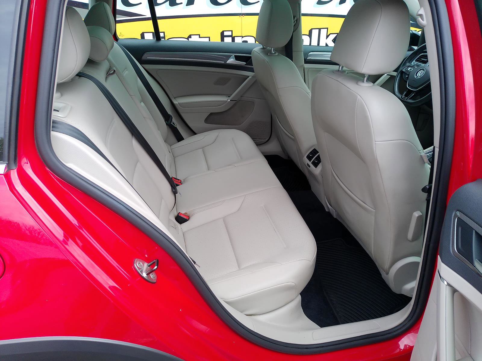 Used 2017 Volkswagen Golf Alltrack SE AWD/4WD image 29