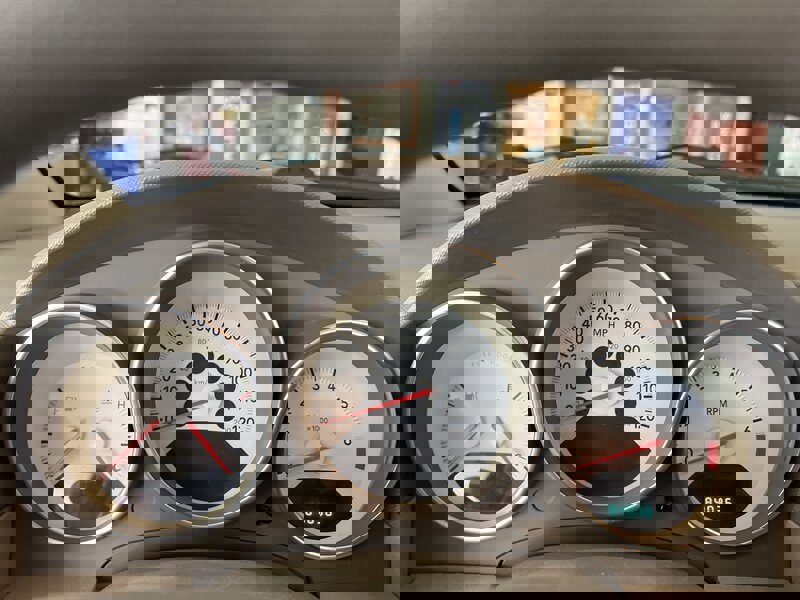 Used 2009 Dodge Caliber SXT image 12