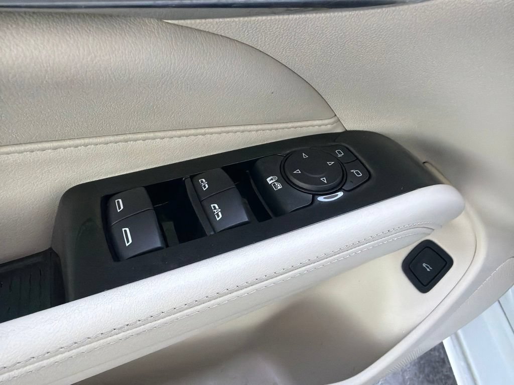 Used 2021 Cadillac CT4 Luxury w/ Sun And Sound Package RWD image 8
