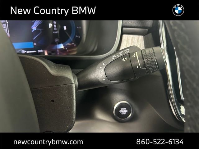 Used 2023 Volvo XC40 B5 Plus w/ Protection Package Premier AWD/4WD image 18