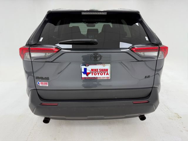 Used 2022 Toyota RAV4 LE FWD image 39
