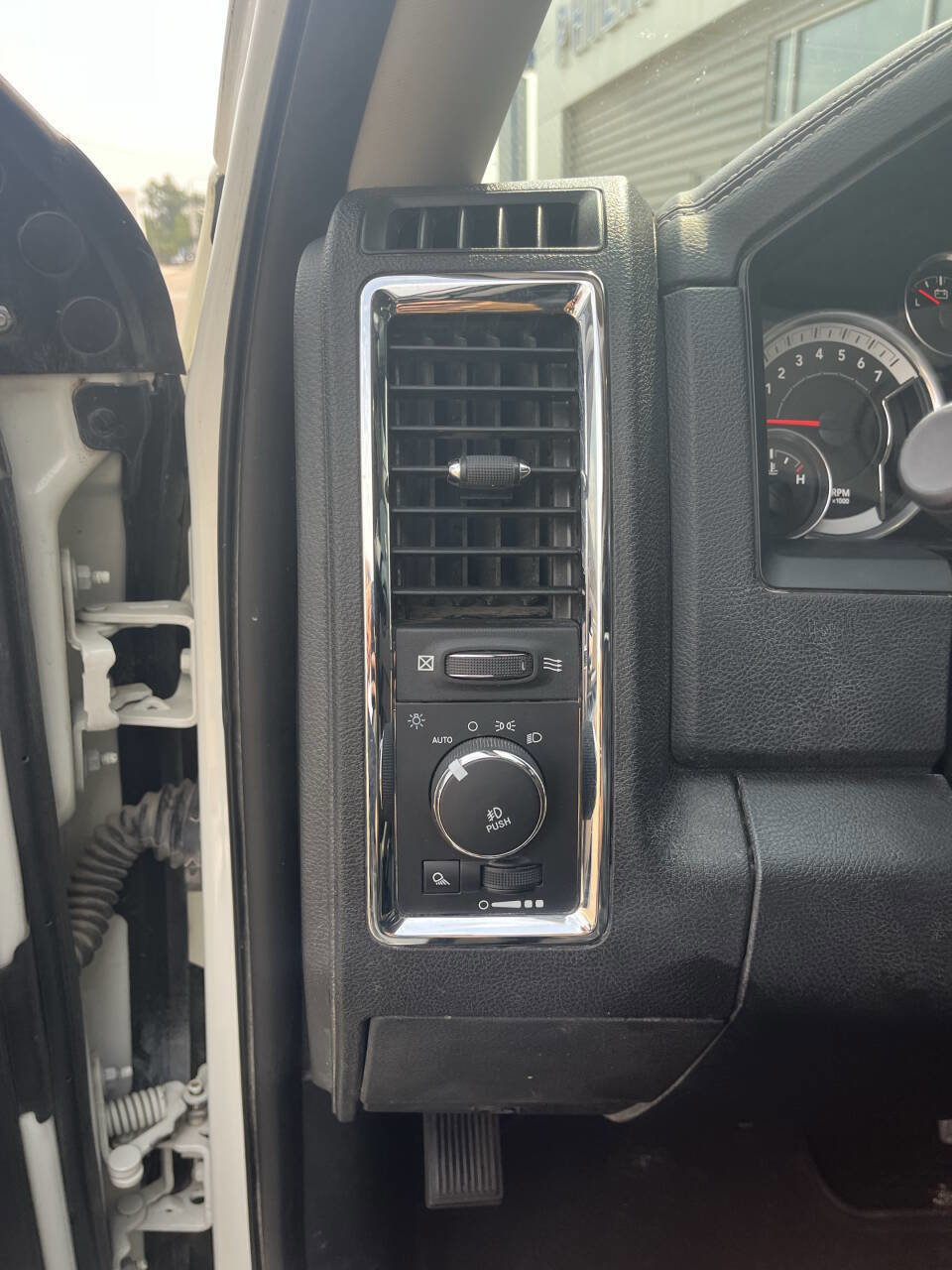 Used 2016 RAM 2500 Laramie image 9