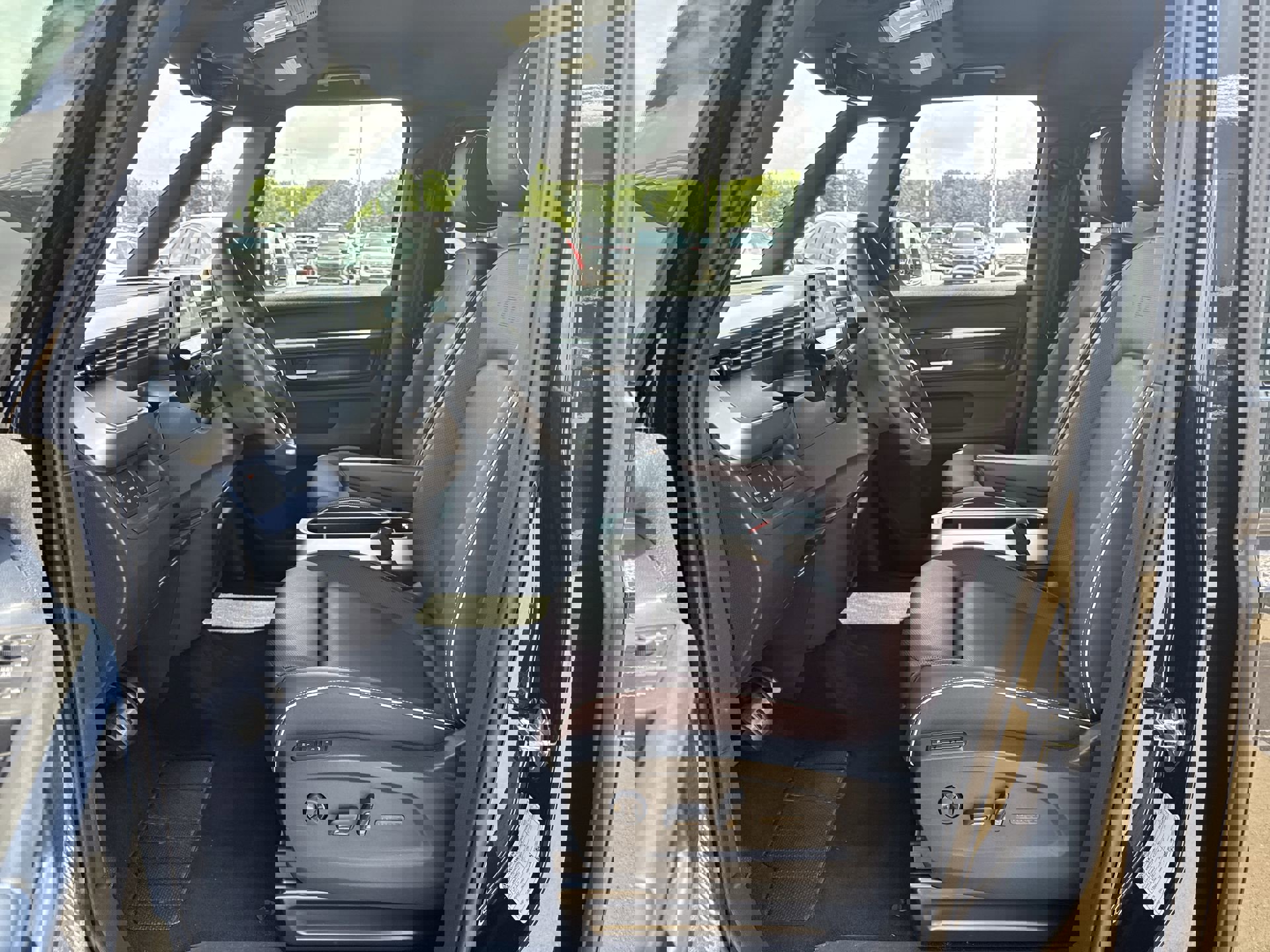 New 2025 Volkswagen ID. Buzz Pro S image 19