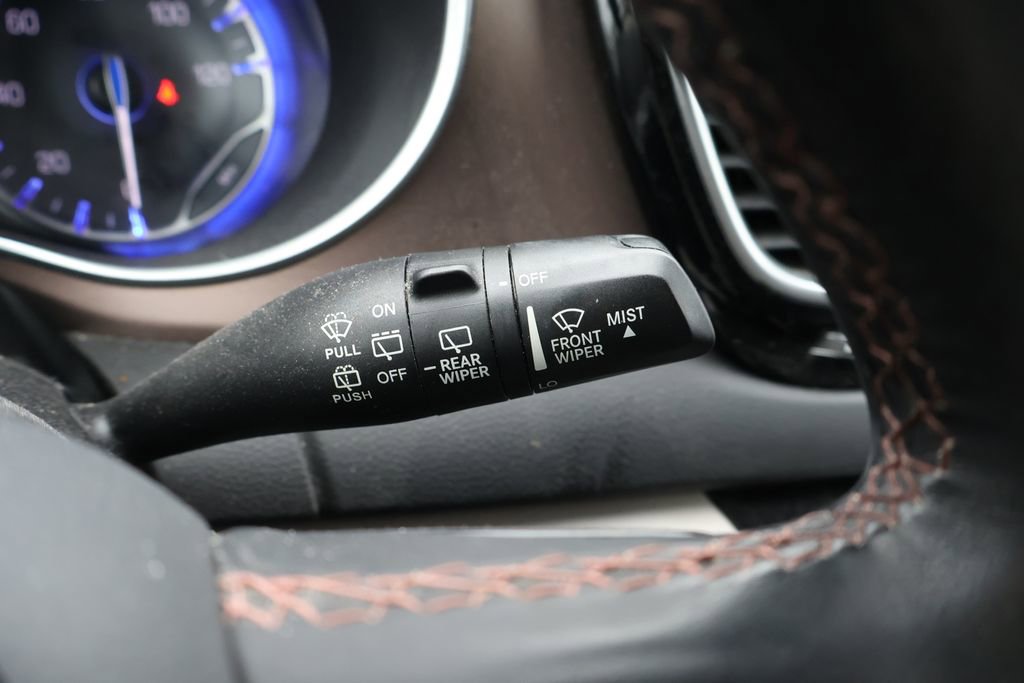 Used 2017 Chrysler Pacifica Touring-L Plus w/ Tire & Wheel Group image 21