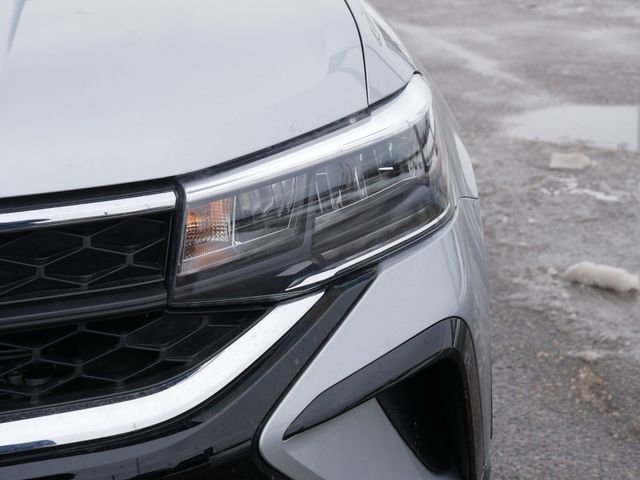 Certified 2023 Volkswagen Taos SE w/ Black Wheel Package image 10