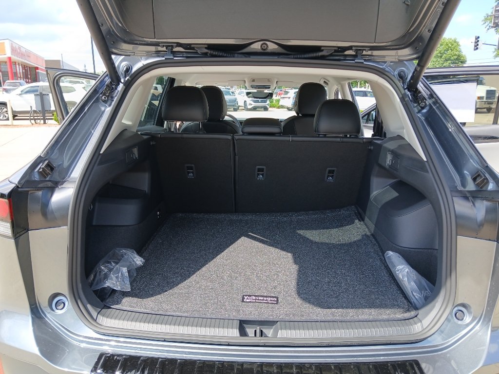New 2026 Volkswagen Tiguan SE FWD image 27