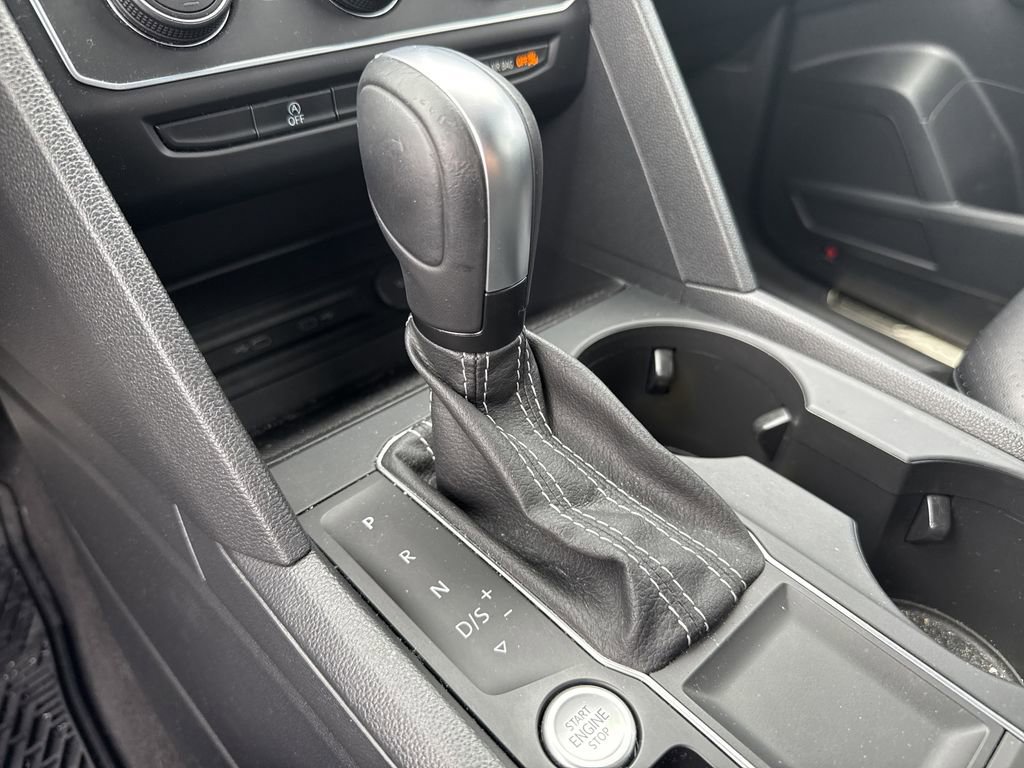 Used 2021 Volkswagen Atlas Cross Sport SE w/ Panoramic Sunroof Package FWD image 19