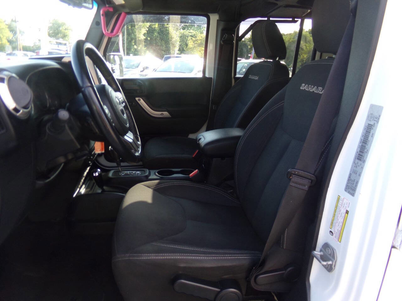 Used 2017 Jeep Wrangler Unlimited Sahara image 23